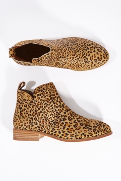 walnut douglas boot tan